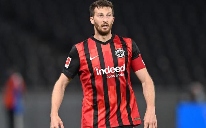 Eintracht Frankfurts David Abraham kämpft mit Oberschenkelproblemen. Foto: Soeren Stache/dpa-Zentralbild/ZB