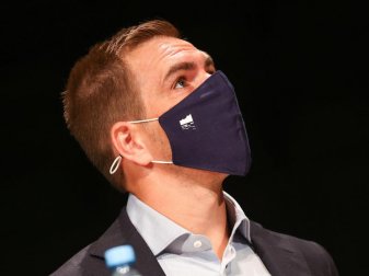 «Ich sehe die Nationalmannschaft als Sinnbild der Gesellschaft. Sie muss als Vorbild vorangehen», sagt Philipp Lahm. Foto: Christian Charisius/dpa «Ich sehe die Nationalmannschaft als Sinnbild der Gesellschaft. Sie muss als Vorbild vorangehen», sagt Philipp Lahm. Foto: Christian Charisius/dpa