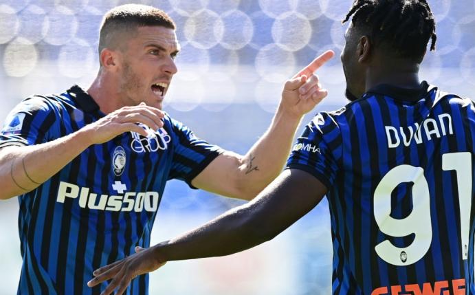 9 Punkte aus 3 Spielen: Gosens (l) und Atalanta