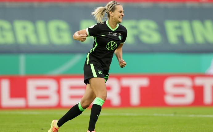 Traf in de 4. Minute per Foulelfmeter: Lena Goeßling