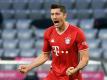 Münchens Robert Lewandowski bejubelt sein Tor zum 1:0 - und trifft anschließend weitere drei Mal. Foto: Sven Hoppe/dpa