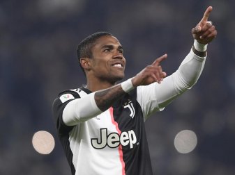Laut übereinstimmenden Medienberichten ist der FC Bayern München an einer Rückkehr des Flügelspielers Douglas Costa interessiert. Foto: Fabio Ferrari/Lapresse/Lapresse via ZUMA Press/dpa