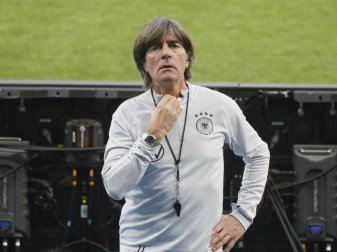 Joachim Löw hat erstmals seit elf Monaten wieder fast die volle Belegschaft dabei. Foto: Efrem Lukatsky/AP/dpa Joachim Löw hat erstmals seit elf Monaten wieder fast die volle Belegschaft dabei. Foto: Efrem Lukatsky/AP/dpa