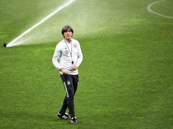 Bundestrainer Joachim Löw weist Kritik zurück Bundestrainer Joachim Löw weist Kritik zurück