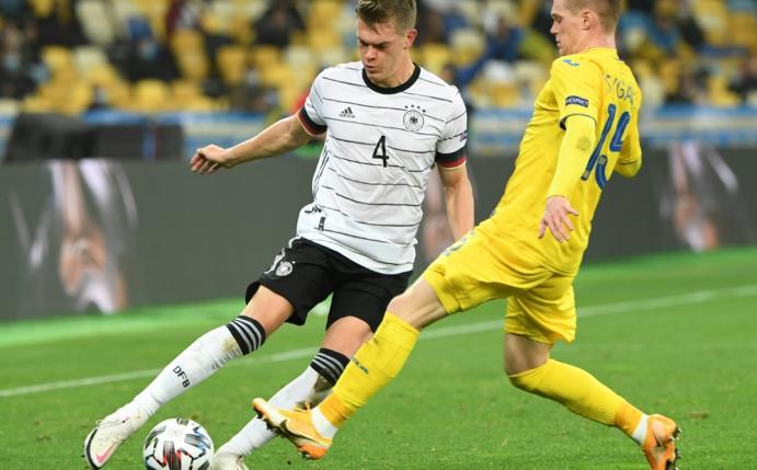 Ginter (l.) übt Kritik nach Sieg