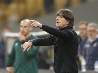 Joachim Löw war nach dem Sieg in Kiew etwas erleichtert. Foto: Efrem Lukatsky/AP/dpa Joachim Löw war nach dem Sieg in Kiew etwas erleichtert. Foto: Efrem Lukatsky/AP/dpa