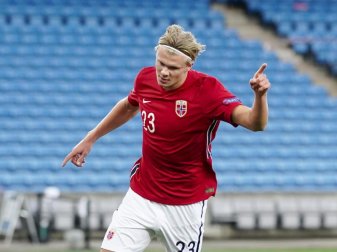 Traf gegen Rumänien gleich dreimal: Norwegens Erling Haaland. Foto: Stian Lysberg Solum/NTB scanpix/dpa Traf gegen Rumänien gleich dreimal: Norwegens Erling Haaland. Foto: Stian Lysberg Solum/NTB scanpix/dpa