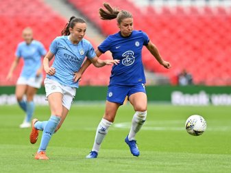 Auch Melanie Leupolz (r.) hat es nach England gezogen Auch Melanie Leupolz (r.) hat es nach England gezogen