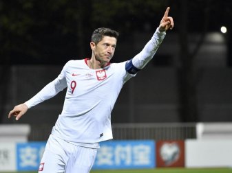 Robert Lewandowski verletzte sich bei der polnischen Nationalmannschaft. Foto: Roman Koksarov/AP/dpa Robert Lewandowski verletzte sich bei der polnischen Nationalmannschaft. Foto: Roman Koksarov/AP/dpa