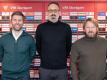 VfB-Vorstand Thomas Hitzlsperger (l-r), Trainer Pellegrino Matarazzo und Sportdirektor Sven Mislintat. Foto: Sebastian Gollnow/dpa