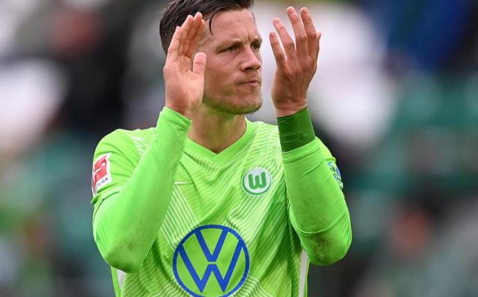 Der Wolfsburger Wout Weghorst träumt von der Premier League. Foto: Swen Pförtner/dpa
