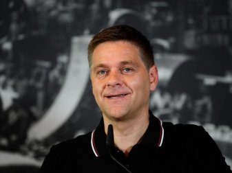 Glaubt nicht an einen Schalke-Abstieg: Union-Geschäftsführer Oliver Ruhnert. Foto: Soeren Stache/dpa-Zentralbild/dpa Glaubt nicht an einen Schalke-Abstieg: Union-Geschäftsführer Oliver Ruhnert. Foto: Soeren Stache/dpa-Zentralbild/dpa