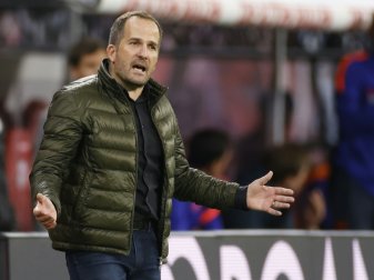 Schalke-Trainer Baum will Dreier beim Heimdebüt Schalke-Trainer Baum will Dreier beim Heimdebüt