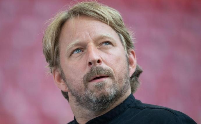 Kann sich vorstellen noch lange beim VfB Stuttgart zu bleiben: Sportdirektor Sven Mislintat. Foto: Marijan Murat/dpa