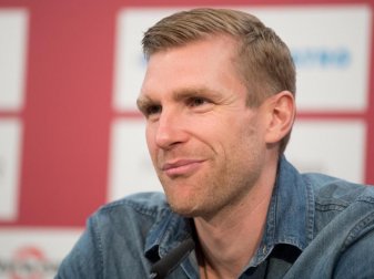Hält Joachim Löw weiter für den geeigneten Bundestrainer: 2014-Weltmeister Per Mertesacker. Foto: Julian Stratenschulte/dpa Hält Joachim Löw weiter für den geeigneten Bundestrainer: 2014-Weltmeister Per Mertesacker. Foto: Julian Stratenschulte/dpa