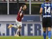 Zlatan Ibrahimovic schoss den AC Mailand im Stadt-Derby gegen Inter mit zwei Toren zum Sieg. Foto: Antonio Calanni/AP/dpa