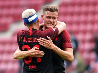 Alfred Finnbogason hat sich am Oberschenkel verletzt und fällt erstmal aus. Foto: Kai Pfaffenbach/reuters/Pool/dpa/Archiv Alfred Finnbogason hat sich am Oberschenkel verletzt und fällt erstmal aus. Foto: Kai Pfaffenbach/reuters/Pool/dpa/Archiv