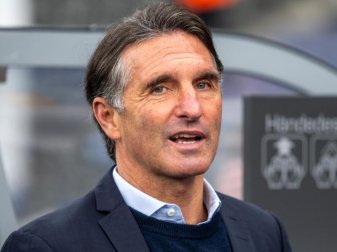 Muss weiter auf seinen 100. Sieg als Bundesliga-Trainer warten: Hertha-Coach Bruno Labbadia. Foto: Andreas Gora/dpa Muss weiter auf seinen 100. Sieg als Bundesliga-Trainer warten: Hertha-Coach Bruno Labbadia. Foto: Andreas Gora/dpa