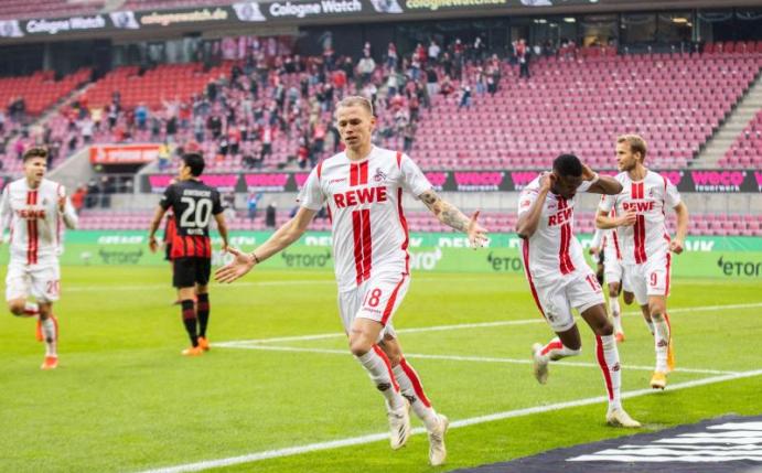 Neuzugang Ondrej Duda (vorne) rettete Köln einen Punkt. Foto: Marcel Kusch/dpa