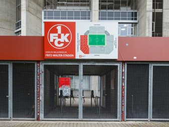 Der Traditionsverein spielt momentan in der dritten Liga Der Traditionsverein spielt momentan in der dritten Liga