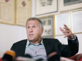 Hält Pele für den Besten aller Zeiten: Zico Hält Pele für den Besten aller Zeiten: Zico