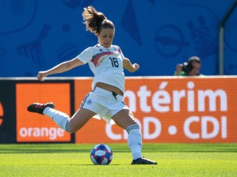 Steht beim FC Chelsea unter Vertrag: Nationalspielerin Melanie Leupolz. Foto: Sebastian Gollnow/dpa Steht beim FC Chelsea unter Vertrag: Nationalspielerin Melanie Leupolz. Foto: Sebastian Gollnow/dpa