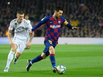 Kroos (l.) trifft mit Real am Samstag auf Messis Barca Kroos (l.) trifft mit Real am Samstag auf Messis Barca