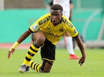 Youssoufa Moukoko trifft gegen Rot-Weiss Essen viermal Youssoufa Moukoko trifft gegen Rot-Weiss Essen viermal