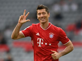 Stürmer Lewandowski trifft gegen Frankfurt dreifach Stürmer Lewandowski trifft gegen Frankfurt dreifach