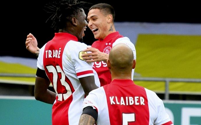 Ajax Amsterdam fertigt VVV Venlo ab
