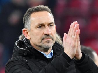 Arbeitet sein Aus als Coach von Mainz 05 noch auf: Achim Beierlorzer. Foto: Torsten Silz/dpa Arbeitet sein Aus als Coach von Mainz 05 noch auf: Achim Beierlorzer. Foto: Torsten Silz/dpa