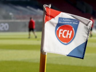 Der 1. FC Heidenheim prüft rechtliche Schritte wegen falscher Ergebnisse von Corona-Tests. Foto: Tom Weller/dpa Der 1. FC Heidenheim prüft rechtliche Schritte wegen falscher Ergebnisse von Corona-Tests. Foto: Tom Weller/dpa