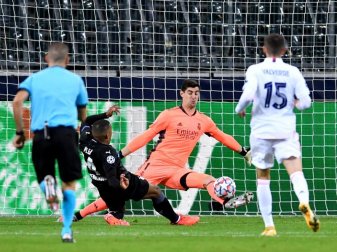 Trotz zwei Tore-Führung reichte es für Borussia Mönchengladbach nicht zum Sieg gegen Real Madrid. Foto: Marius Becker/dpa Trotz zwei Tore-Führung reichte es für Borussia Mönchengladbach nicht zum Sieg gegen Real Madrid. Foto: Marius Becker/dpa