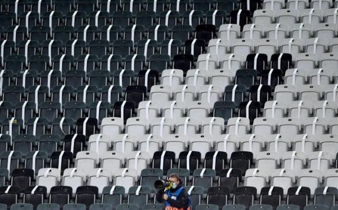 Geisterspiele werden im November wieder zum gewohnten Bild im deutschen Profi-Fußball. Foto: Marius Becker/dpa