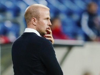 Muss mit Hoffenheim in Belgien gefordert: Trainer Sebastian Hoeneß. Foto: Uwe Anspach/dpa Muss mit Hoffenheim in Belgien gefordert: Trainer Sebastian Hoeneß. Foto: Uwe Anspach/dpa