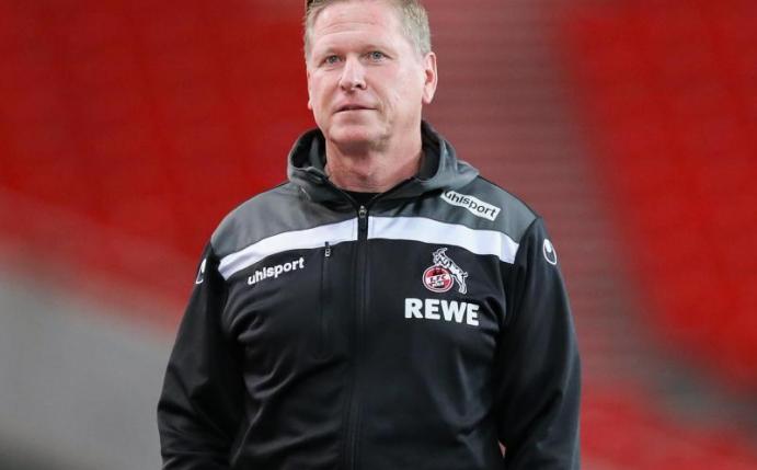 Auf die Kölner von Trainer Markus Gisdol wartet die «größte Aufgabe im Weltfußball». Foto: Tom Weller/dpa