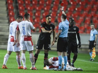 Bellarabi sah in der ersten Hälfte Rot Bellarabi sah in der ersten Hälfte Rot