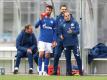 Schalke-Trainer Manuel Baum setzt auf Stürmer Mark Uth. Foto: Guido Kirchner/dpa