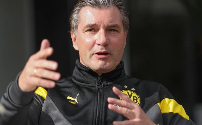Der Dortmunder Sportdirektor Michael Zorc äußert sich bei einem Gespräch. Foto: Friso Gentsch/dpa/Archivbild