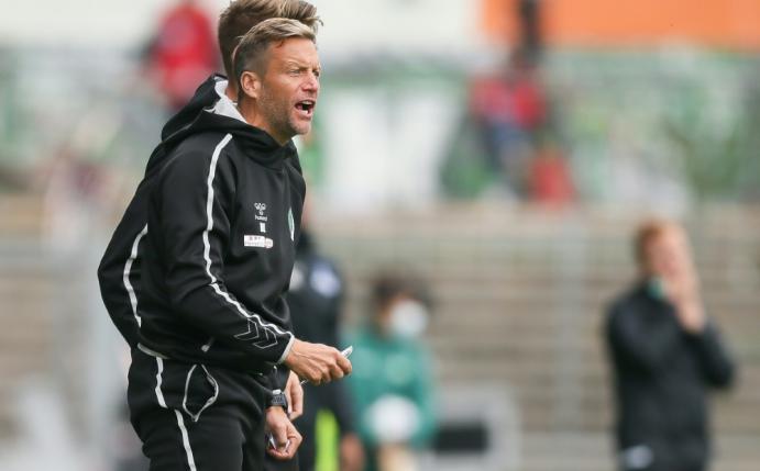 Trainer Rolf Landerl holte den ersten Sieg mit Lübeck