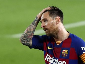 Die Stars vom FC Barcelona um Lionel Messi müssen wohl auf Geld verzichten. Foto: Joan Monfort/AP/dpa Die Stars vom FC Barcelona um Lionel Messi müssen wohl auf Geld verzichten. Foto: Joan Monfort/AP/dpa