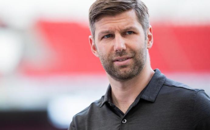 Hofft auf eine rasche Bewiligung der finanziellen Hilf für den VfB Stuttgart: Thomas Hitzlsperger. Foto: Tom Weller/dpa