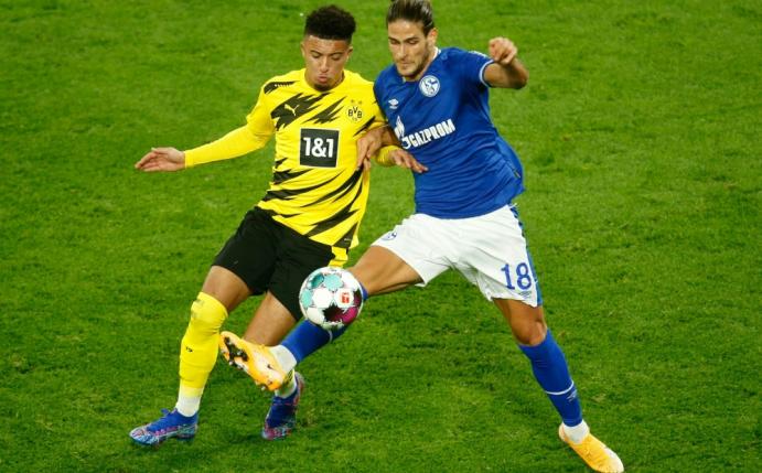 Wurde von seinem Trainer ermahnt: Goncalo Paciencia (r.)
