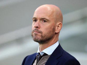Muss auf etliche Spieler verzichten: Ajax-Coach Erik ten Hag. Foto: Mike Egerton/PA Wire/dpa Muss auf etliche Spieler verzichten: Ajax-Coach Erik ten Hag. Foto: Mike Egerton/PA Wire/dpa
