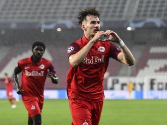 Mergim Berisha brachte Salzburg mit seinem Treffer in Führung. Foto: Andreas Schaad/AP/dpa Mergim Berisha brachte Salzburg mit seinem Treffer in Führung. Foto: Andreas Schaad/AP/dpa