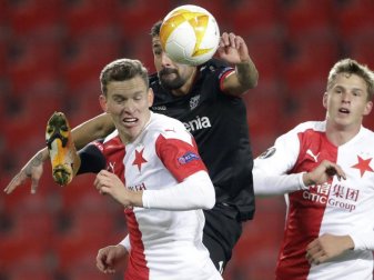 Gegen Slavia Prag durfte Leverkusens Kerem Demirbay von Beginn ran. Foto: Petr David Josek/AP/dpa Gegen Slavia Prag durfte Leverkusens Kerem Demirbay von Beginn ran. Foto: Petr David Josek/AP/dpa