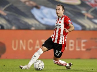 Hat mit Eindhoven die zweite Niederlage in der Gruppenphase der Europa League kassiert: Mario Götze am Ball. Foto: Maurice Van Steen/ANP/dpa Hat mit Eindhoven die zweite Niederlage in der Gruppenphase der Europa League kassiert: Mario Götze am Ball. Foto: Maurice Van Steen/ANP/dpa