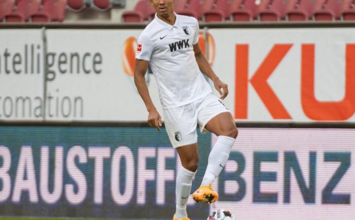 Wurde erstmals von Bundestrainer Joachim Löw nominiert: Der Augsburger Felix Uduokhai. Foto: Stefan Puchner/dpa