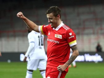 Hat wieder einen Elfmeter verwandelt: Max Kruse feiert sein Tor zum 4:0 per Elfer. Foto: Maja Hitij/Getty Images Europe/Pool/dpa Hat wieder einen Elfmeter verwandelt: Max Kruse feiert sein Tor zum 4:0 per Elfer. Foto: Maja Hitij/Getty Images Europe/Pool/dpa