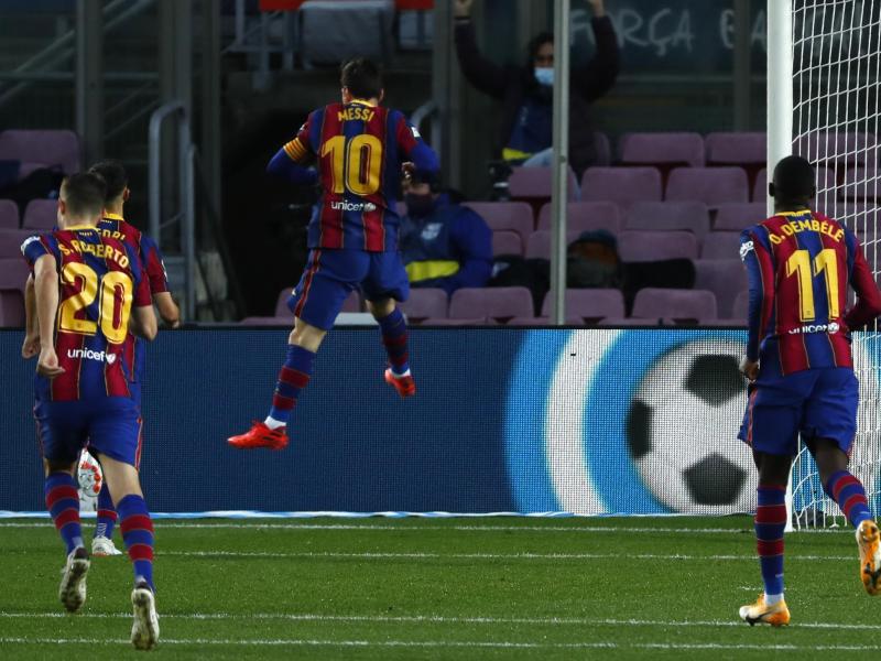 Lionel Messi hat beim 5:2-Sieg des FC Barcelona gegen Betis Sevilla doppelt getroffen. Foto: Joan Monfort/AP/dpa